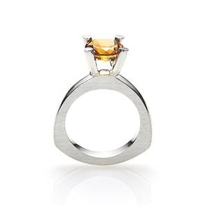 Ring_Citrine_solitaire_with_medium_stone